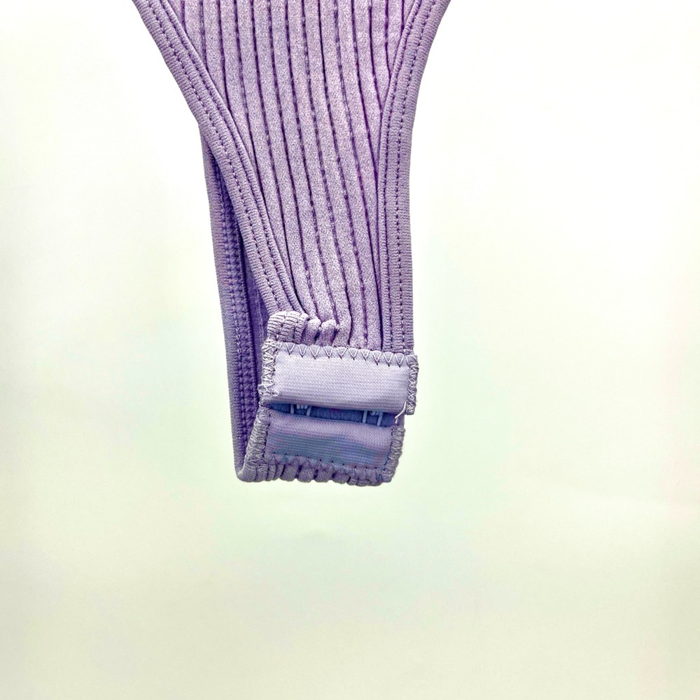 Elegant Lavender Sleeveless Ribbed Top Turtleneck Bodysuit Clasps At Bottom - Picture 5 of 8